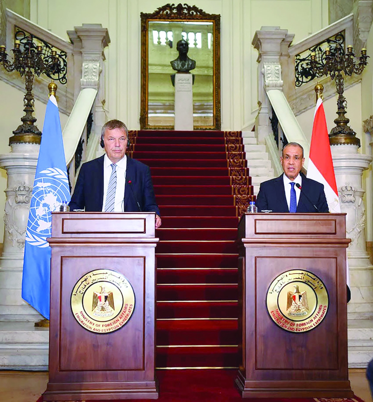 عبدالعاطي ولازاريني خلال مؤتمر صحافي في القاهرة