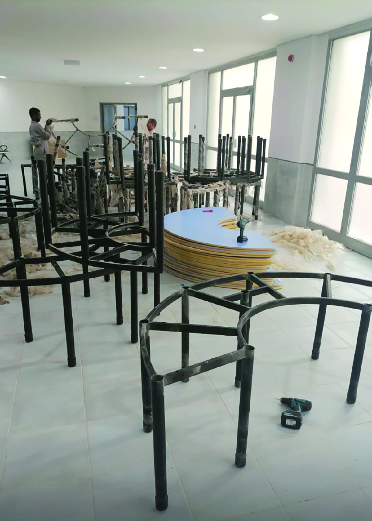 


أثاث الفصول في إحدى المدارس الجديدة 