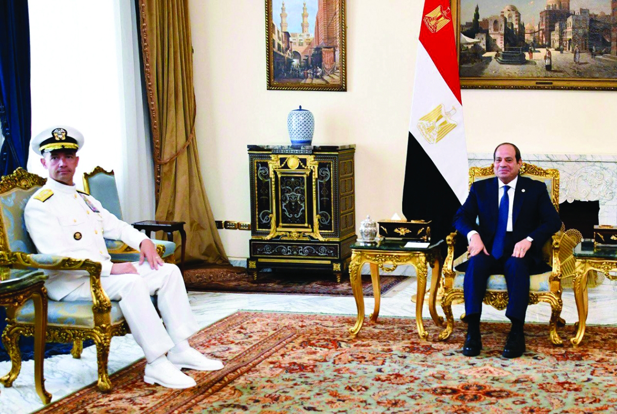 


السيسي مستقبلاً كوبر في القاهرة 