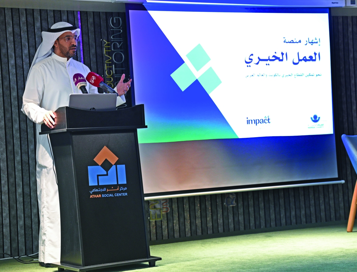 سعد العتيبي ملقياً كلمته		 (تصوير نايف العقلة) 