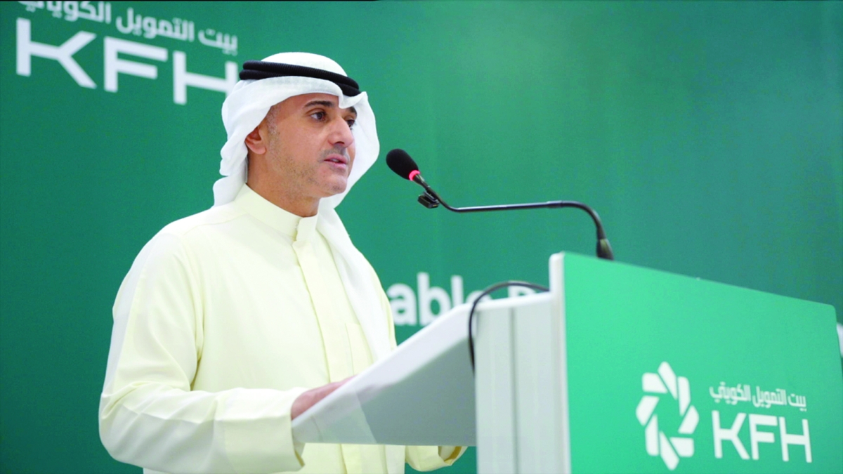 المطوع متحدثاً في افتتاح البرنامج