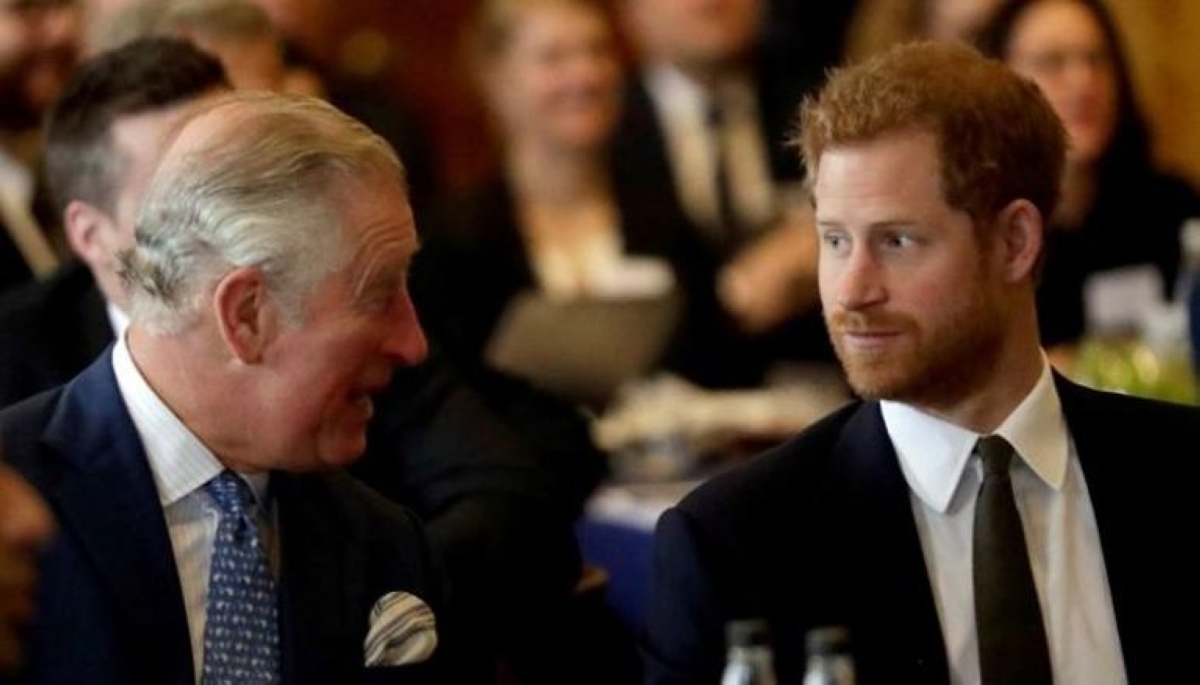 الملك تشارلز والأمير هاري