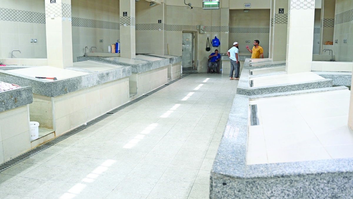 


إقبال ضعيف وبسطات خالية 