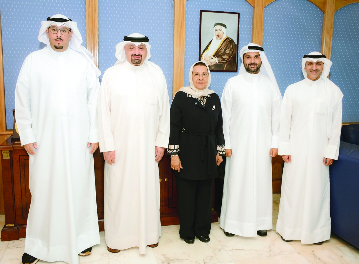 الحمود تتوسط وفد الجمعية