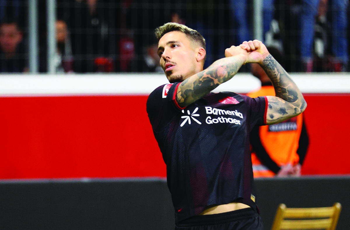 أليخاندرو غريمالدو محتفلاً بهدفه الأول في مرمى أينتراخت فرانكفورت