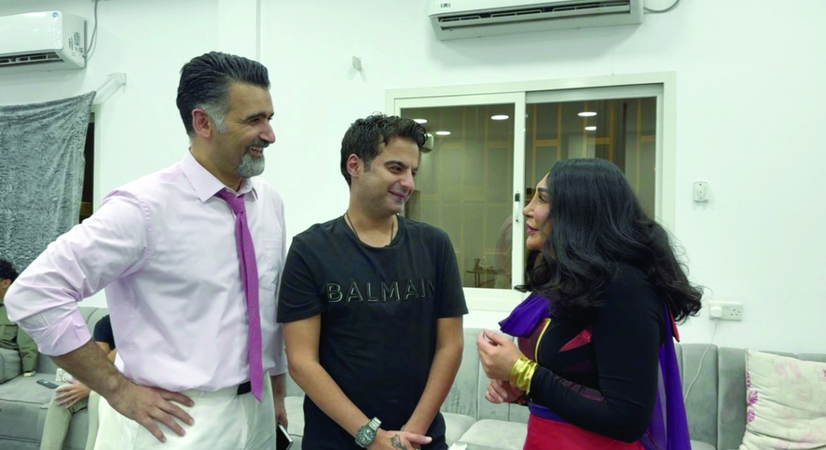 


الزميل حمود العنزي في حوار مع أحلام حسن وأحمد إيراج 