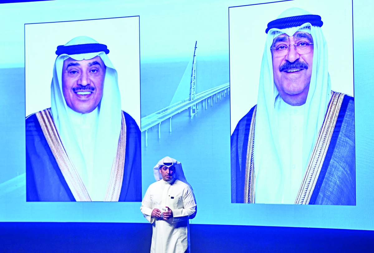 


الوزير المطيري خلال العرض المرئي لإطلاق الحملة الوطنية	 (تصوير نايف العقلة) 