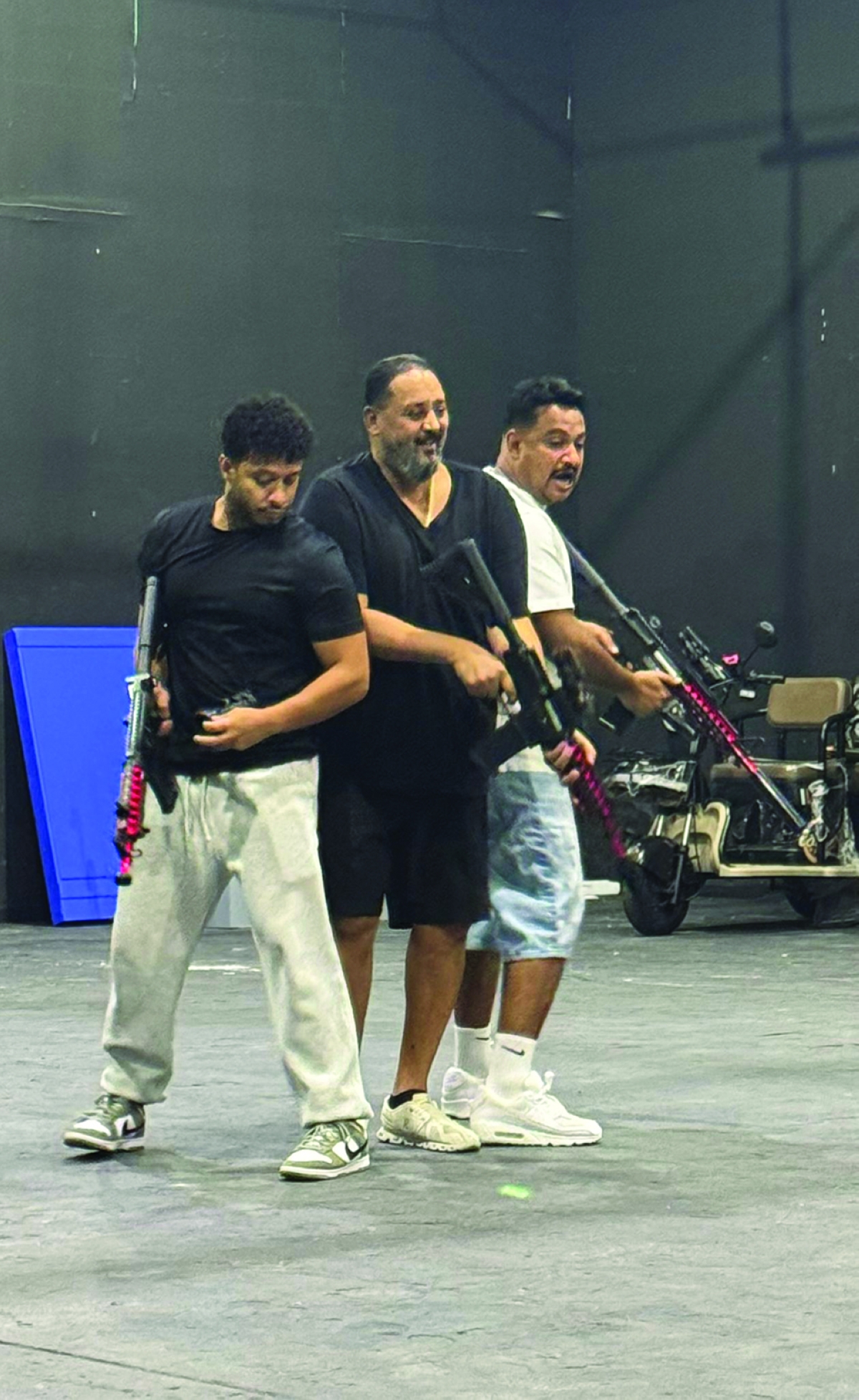 


المزيعل يتوسط مشاري وشملان المجيبل 