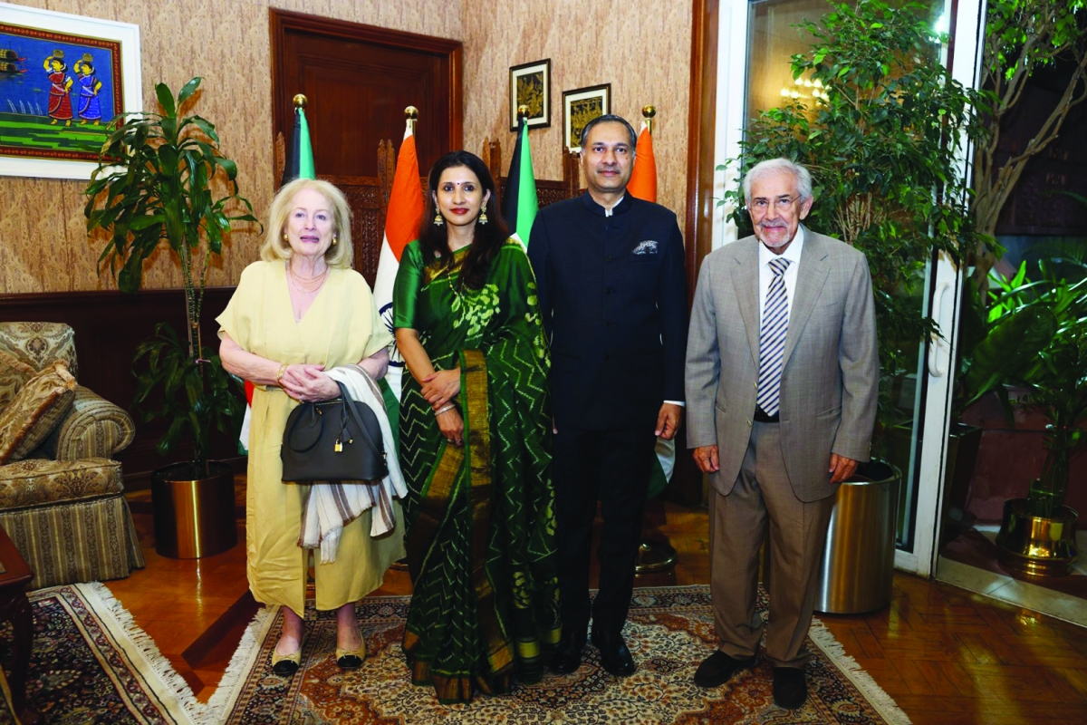 السفير الهندي وهلال الساير