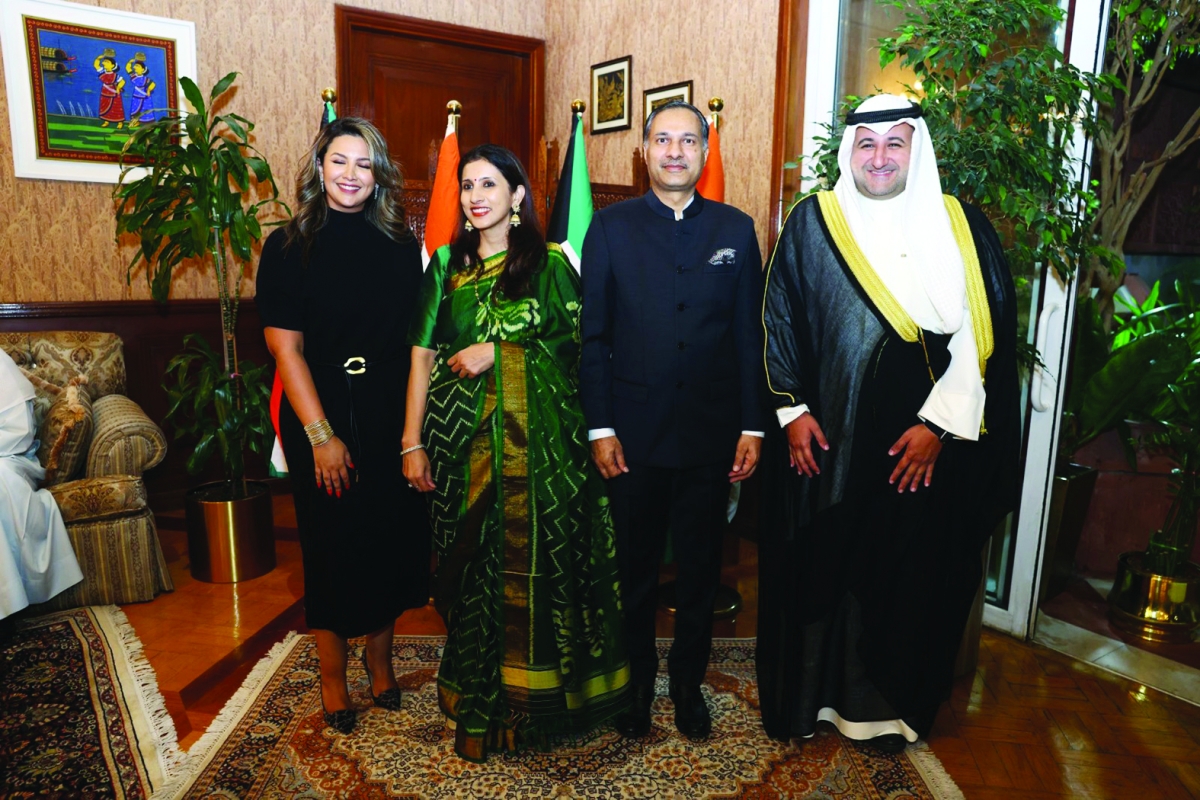 السفير الهندي ووكيل وزارة الدفاع 