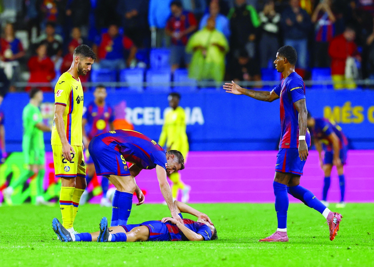 فيرمين لوبيز بعد إصابته أمام خيتافي (رويترز)