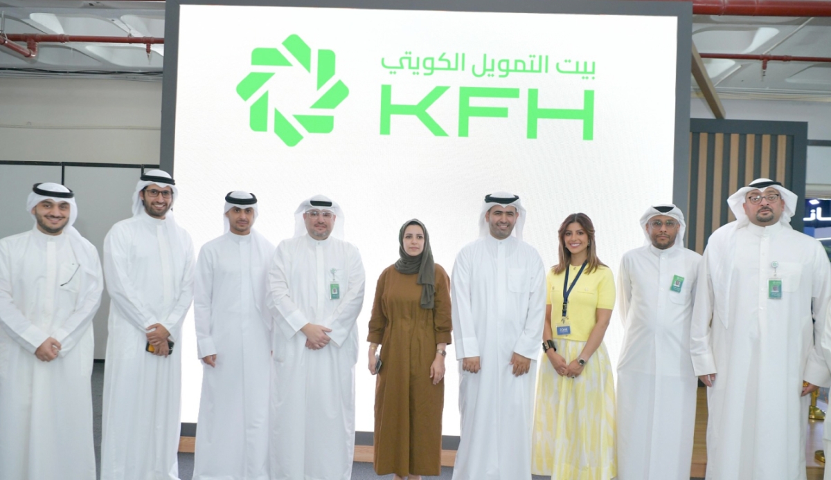 مروة الجعيدان في جناح «بيت التمويل»