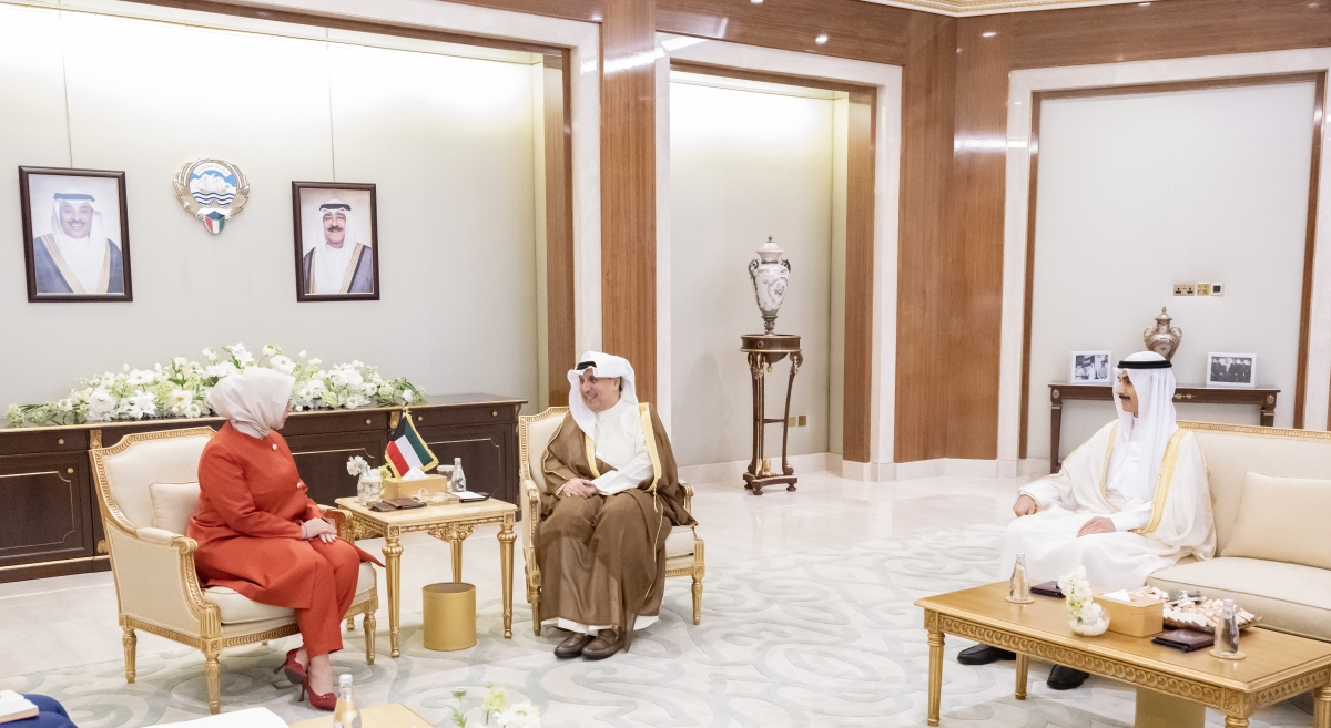 وزير شؤون الديوان الأميري ورئيس ديوان ولي العهد يستقبلان سفيرة تركيا