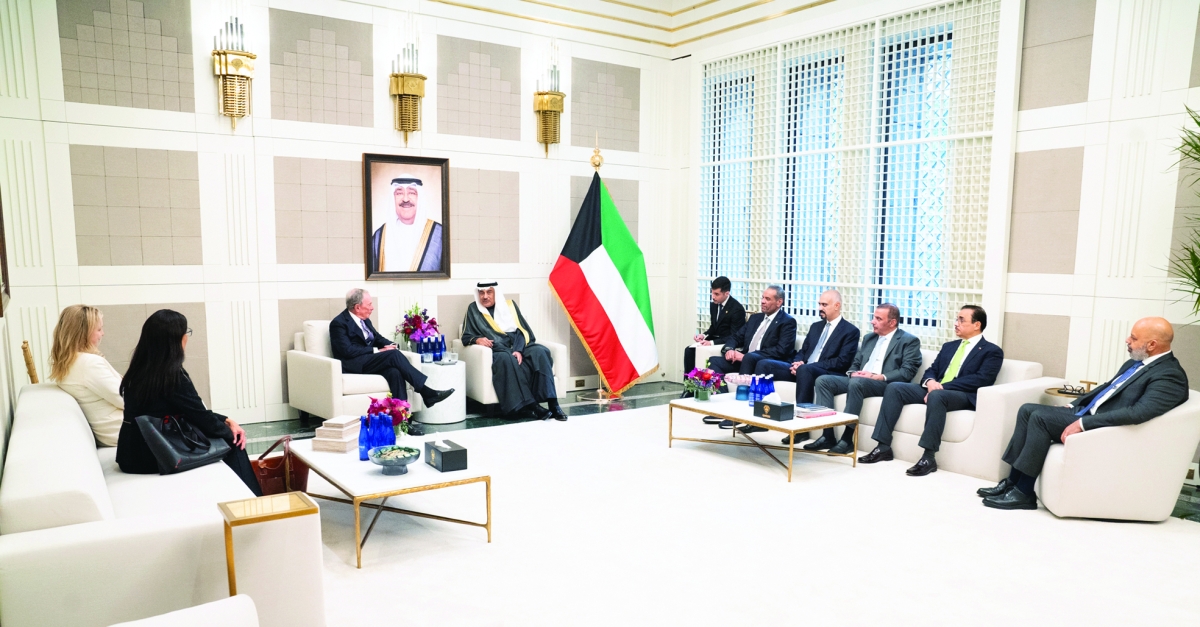 


جانب من اللقاء مع المؤسس المشارك لشركة «بلومبيرغ» 