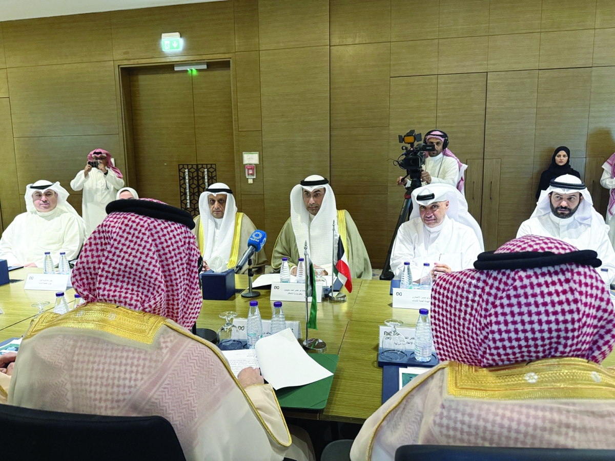 


الجانب الكويتي في الاجتماع 