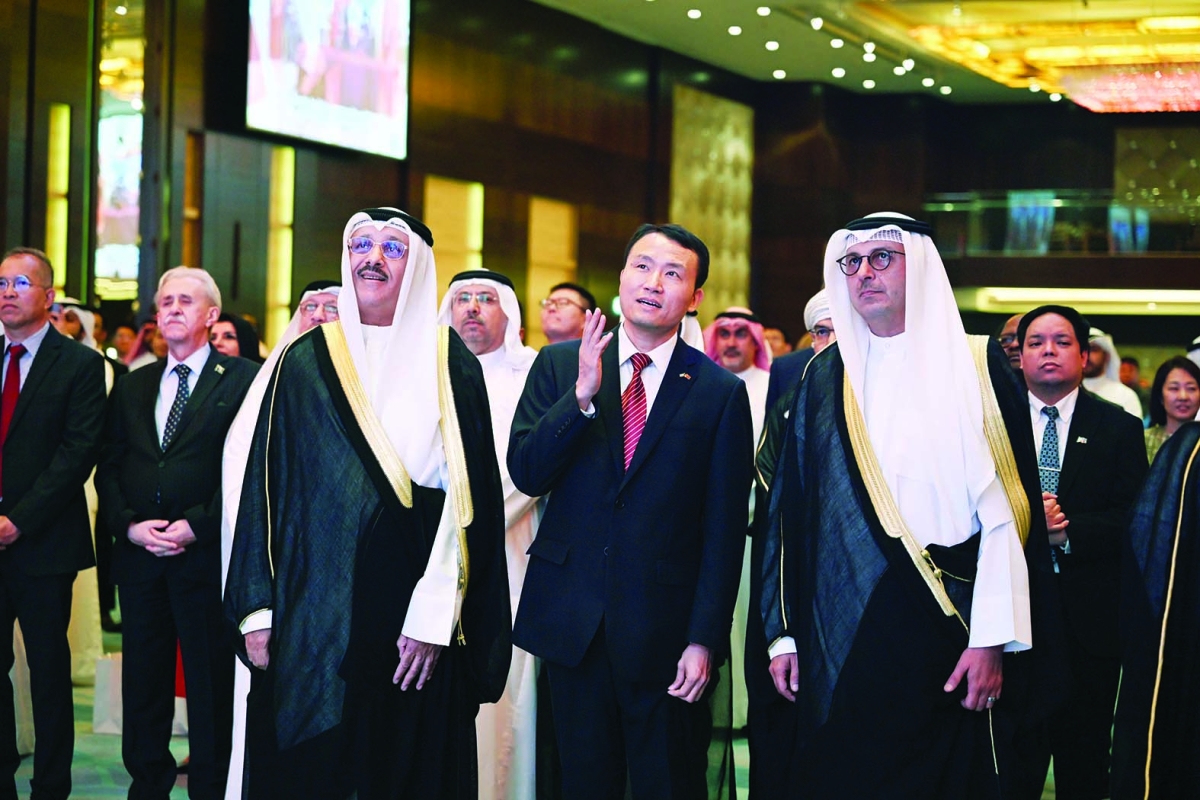 المخيزيم وحيات مع القائم بالأعمال الصيني