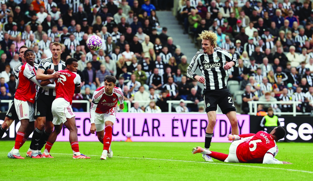 فولتيمادي مسجلاً في شباك أرسنال