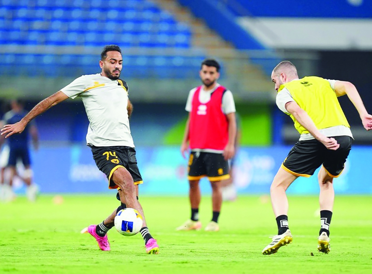 محمود (كهربا) وفيكتور في مران سابق 