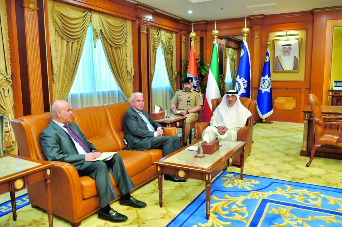 اليوسف مستقبلاً السفير الفلسطيني