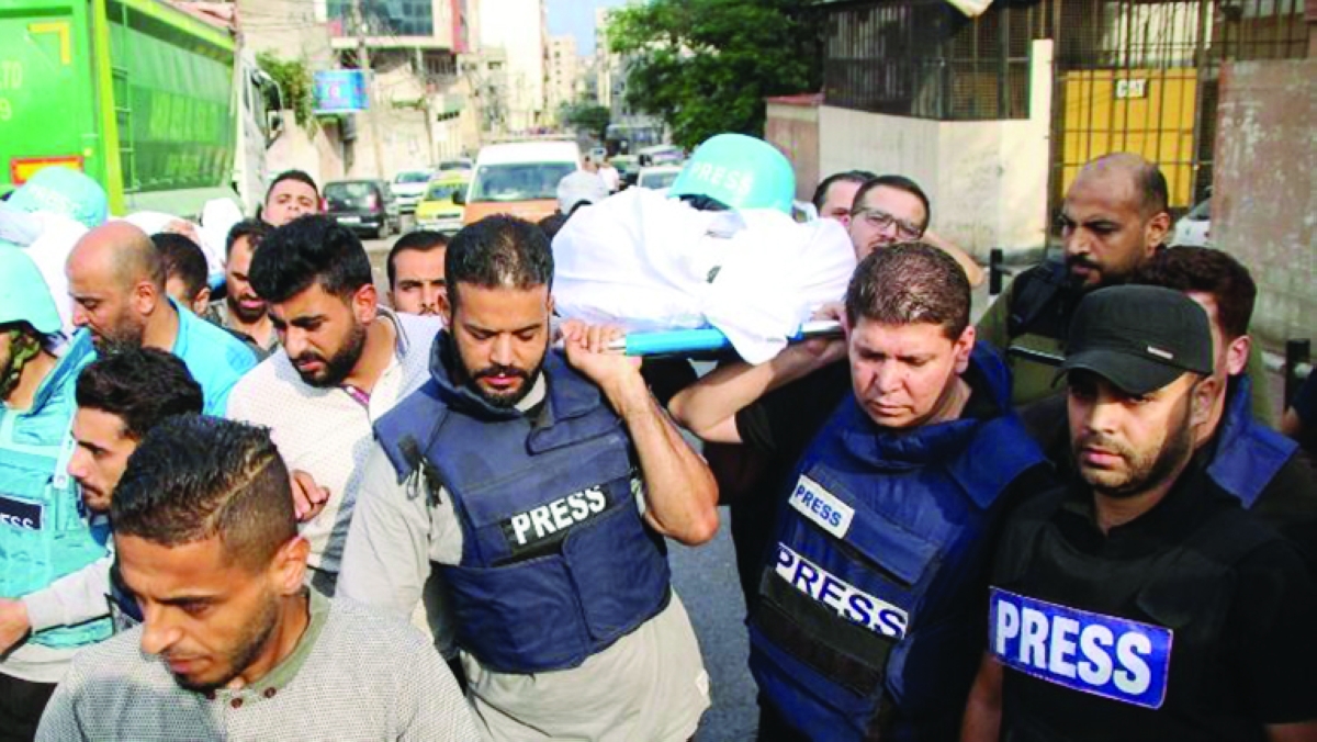 تشييع أحد الصحافيين في غزة