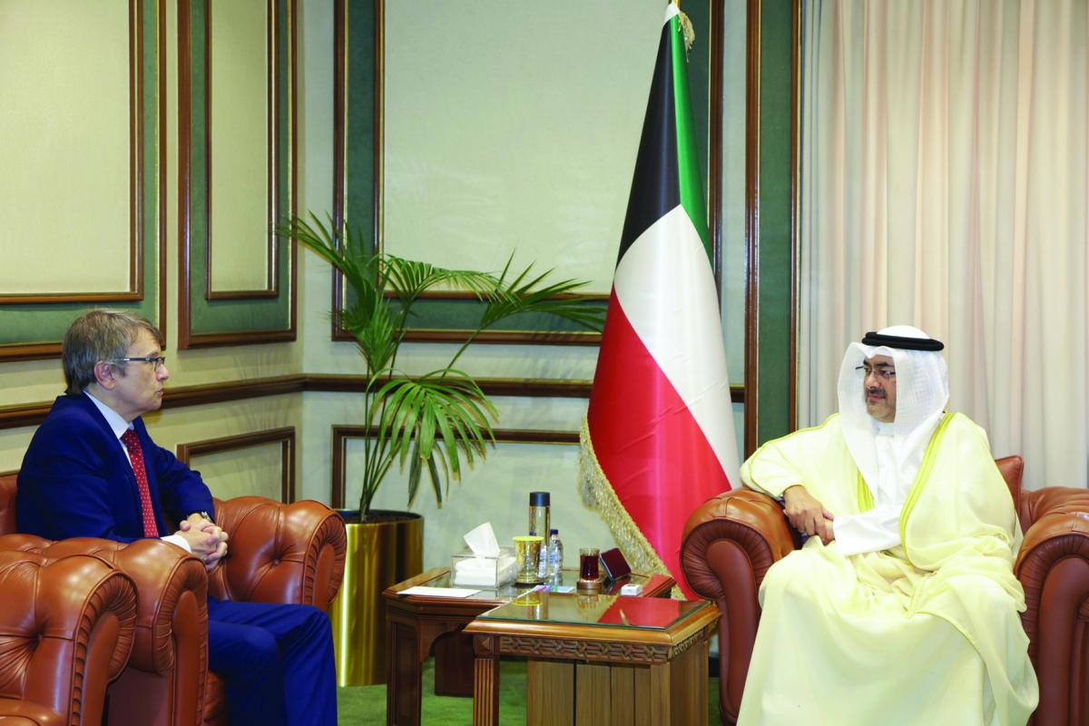 المحافظ العلي خلال استقباله سفير إسبانيا