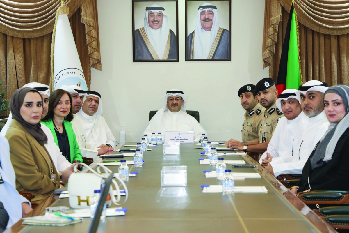 محافظ العاصمة مُترئّساً الاجتماع 