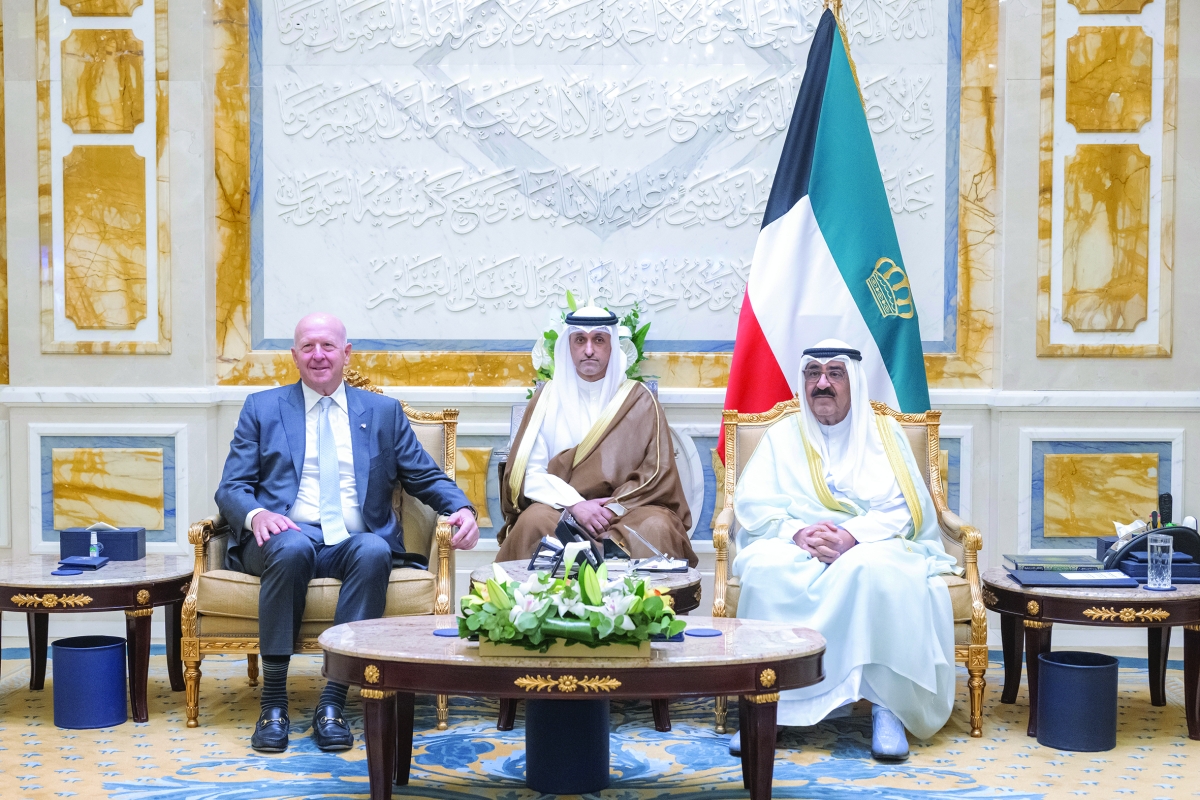 


سمو الأمير مستقبلاً الرئيس التنفيذي لشركة غولدمان ساكس 