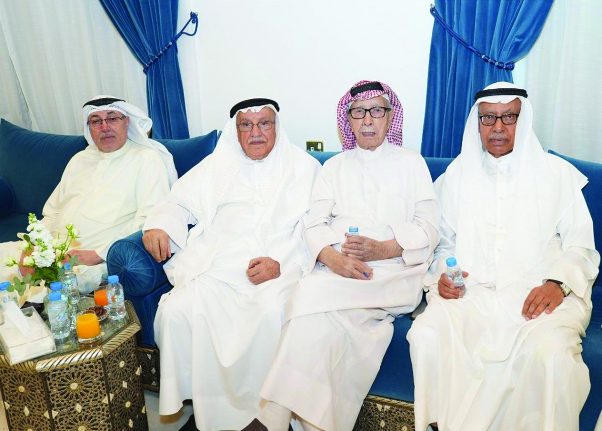 


سعد الدعي والعم عيسى الغانم والعم ناصر المقيط وخالد الجابر 