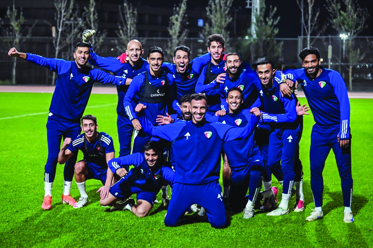 


لاعبو «الأزرق» خلال التدريبات في طشقند 