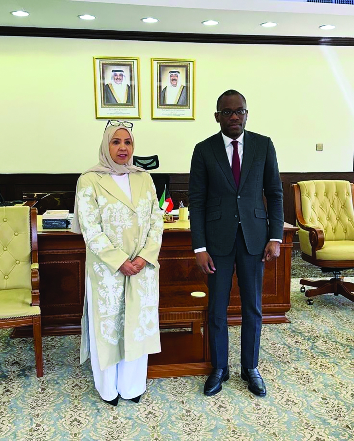 الدلال لدى استقبالها وزير خارجية بنين 