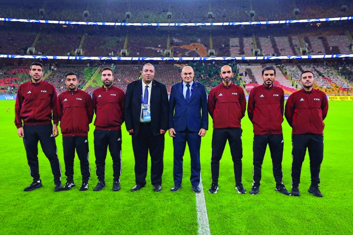 طاقم التحكيم