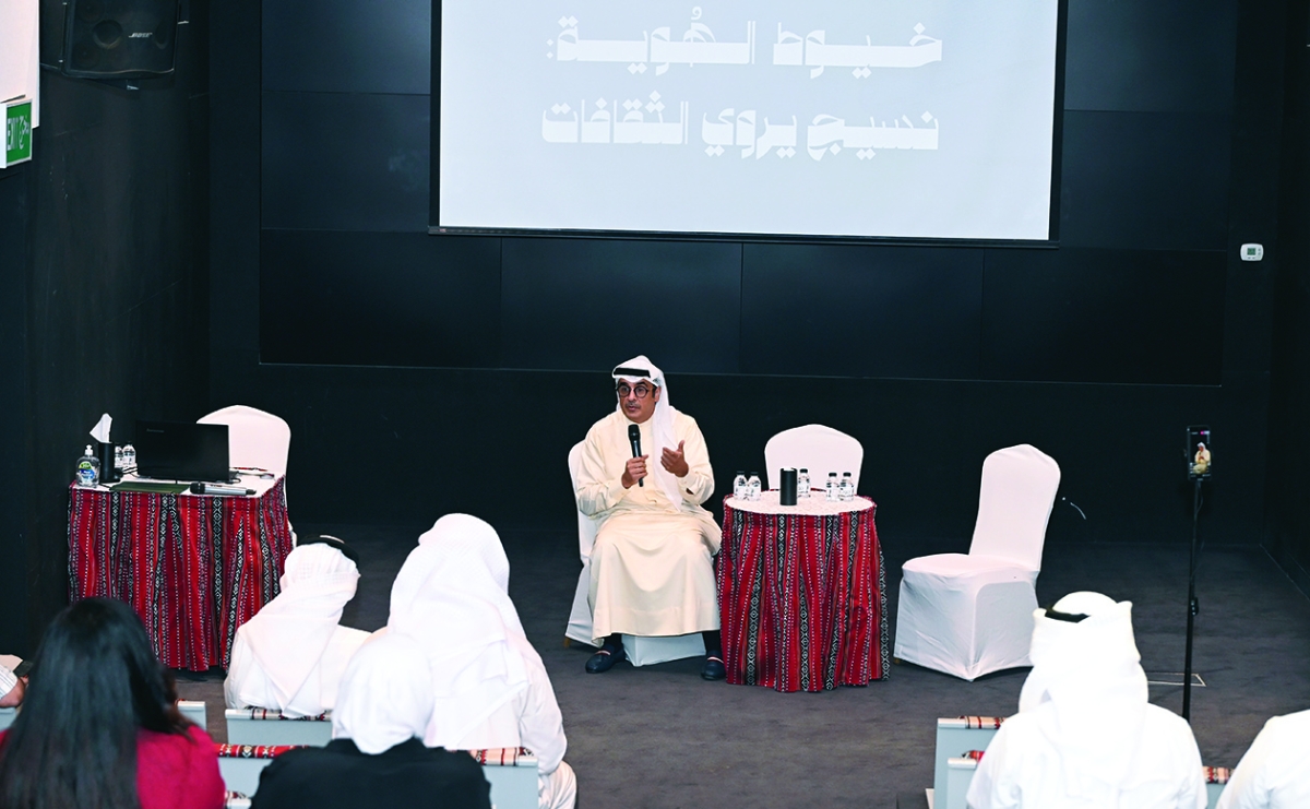 


فهد العبدالجليل متحدثاً 	(تصوير سعود سالم) 