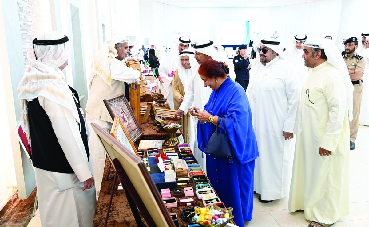 جولة في المعرض المرافق للفعالية