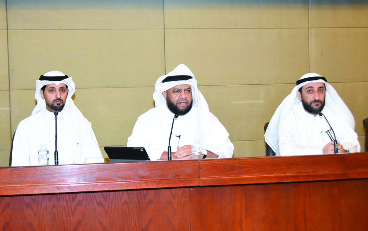 


المتحدثون في الندوة 