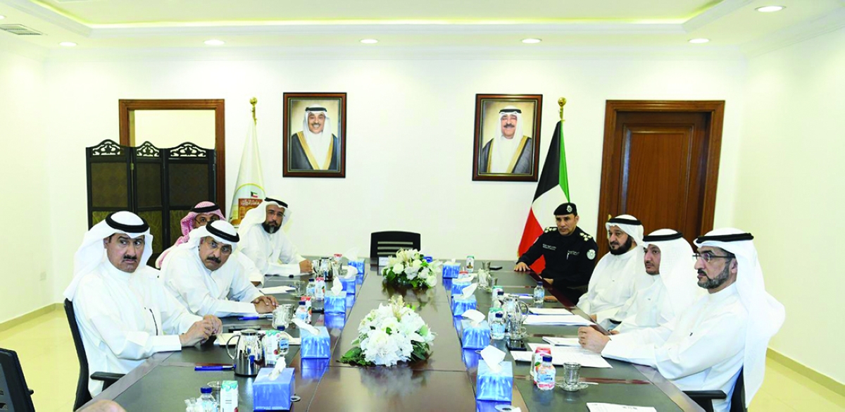 جانب من اجتماع اللجنة 