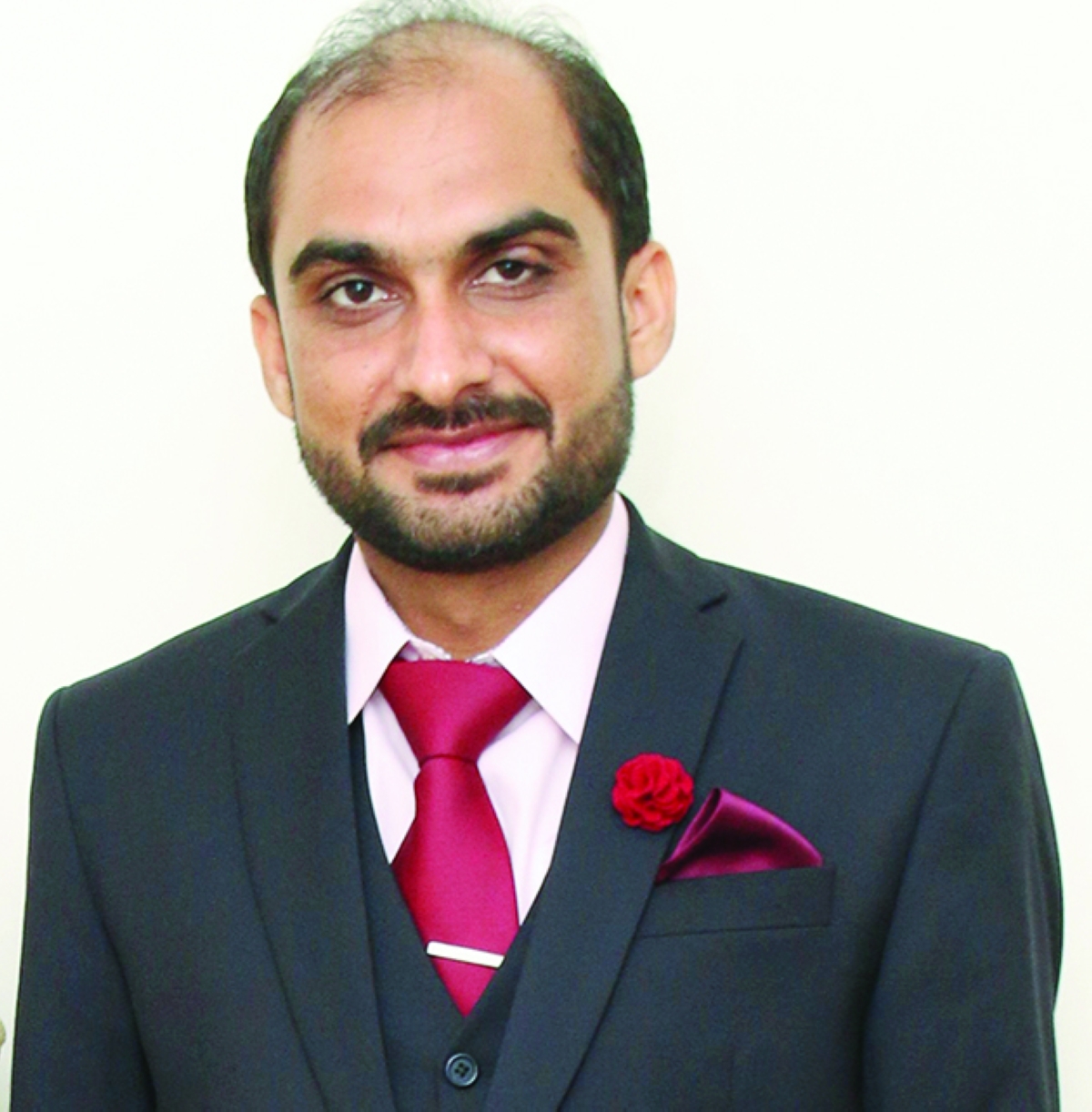 


الدكتور محمد إكرام 