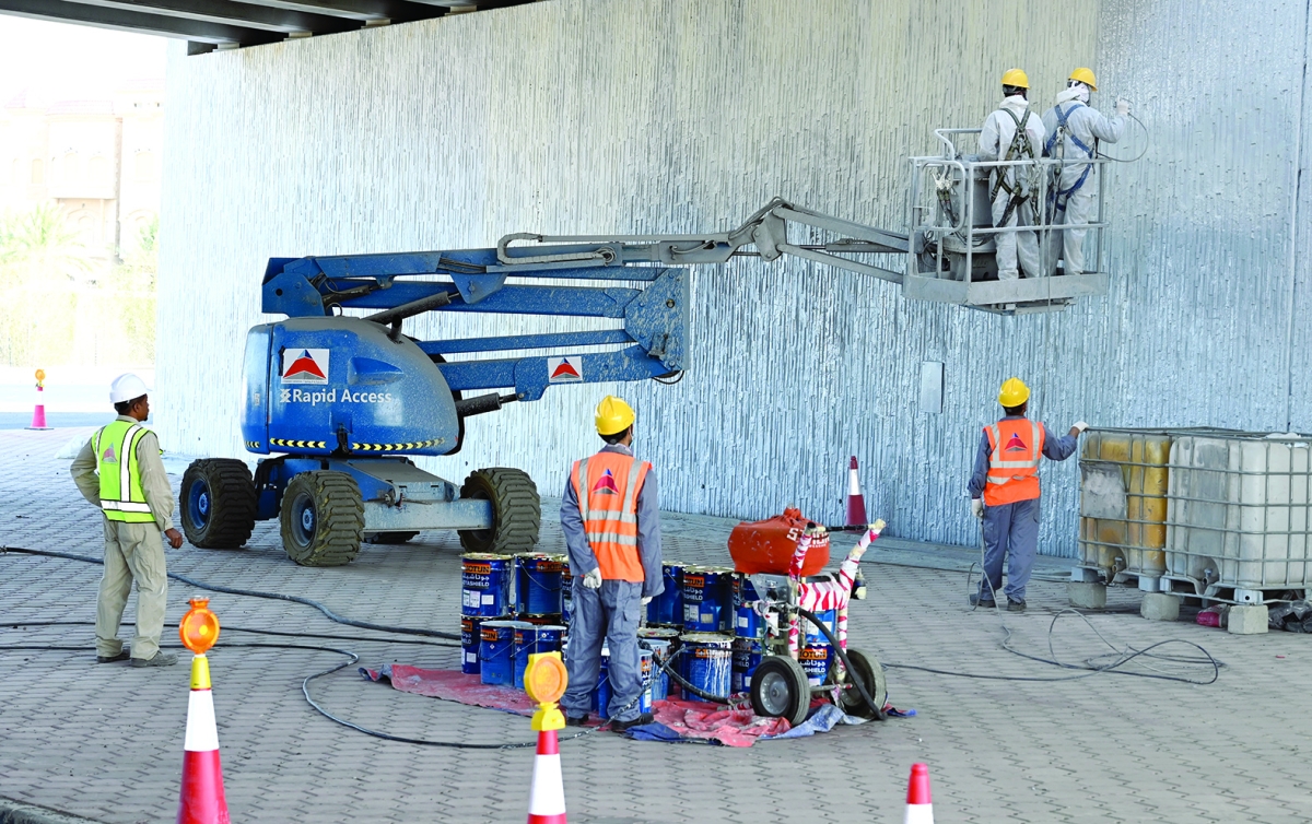 ورشة عمل لصبغ جسر الفنطاس