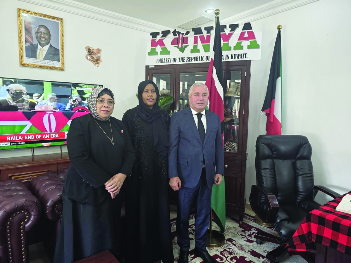 عميد السلك الدبلوماسي مع سفيرتي كينيا وإندونيسيا