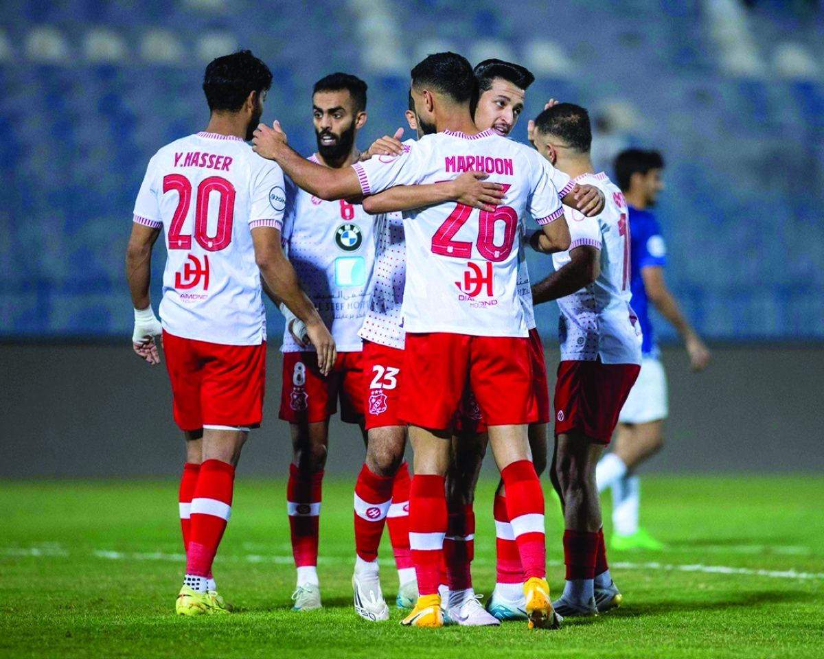 


لاعبو «الكويت» يحتفلون بالفوز 