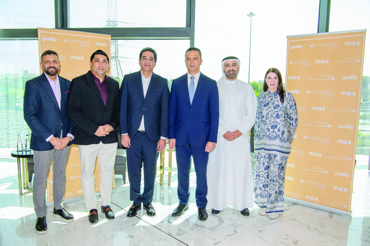 


من اليمين: سيليست شيتلبيرغ والدرازي وويس وناندا ورشيد وفخرالدين 