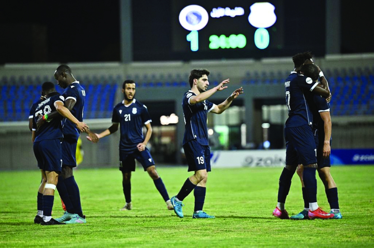 لاعبو اليرموك يحتفلون بالفوز