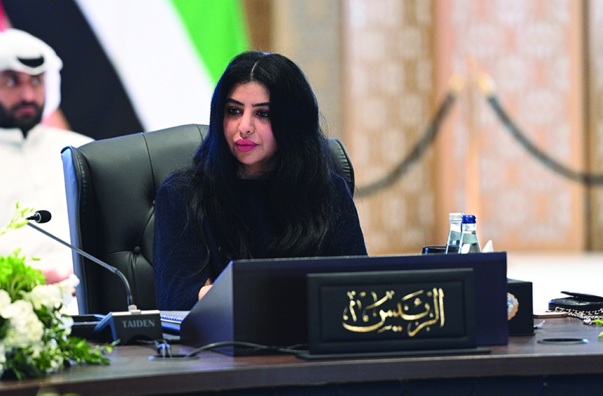 نوف بهبهاني مترئسة الاجتماع