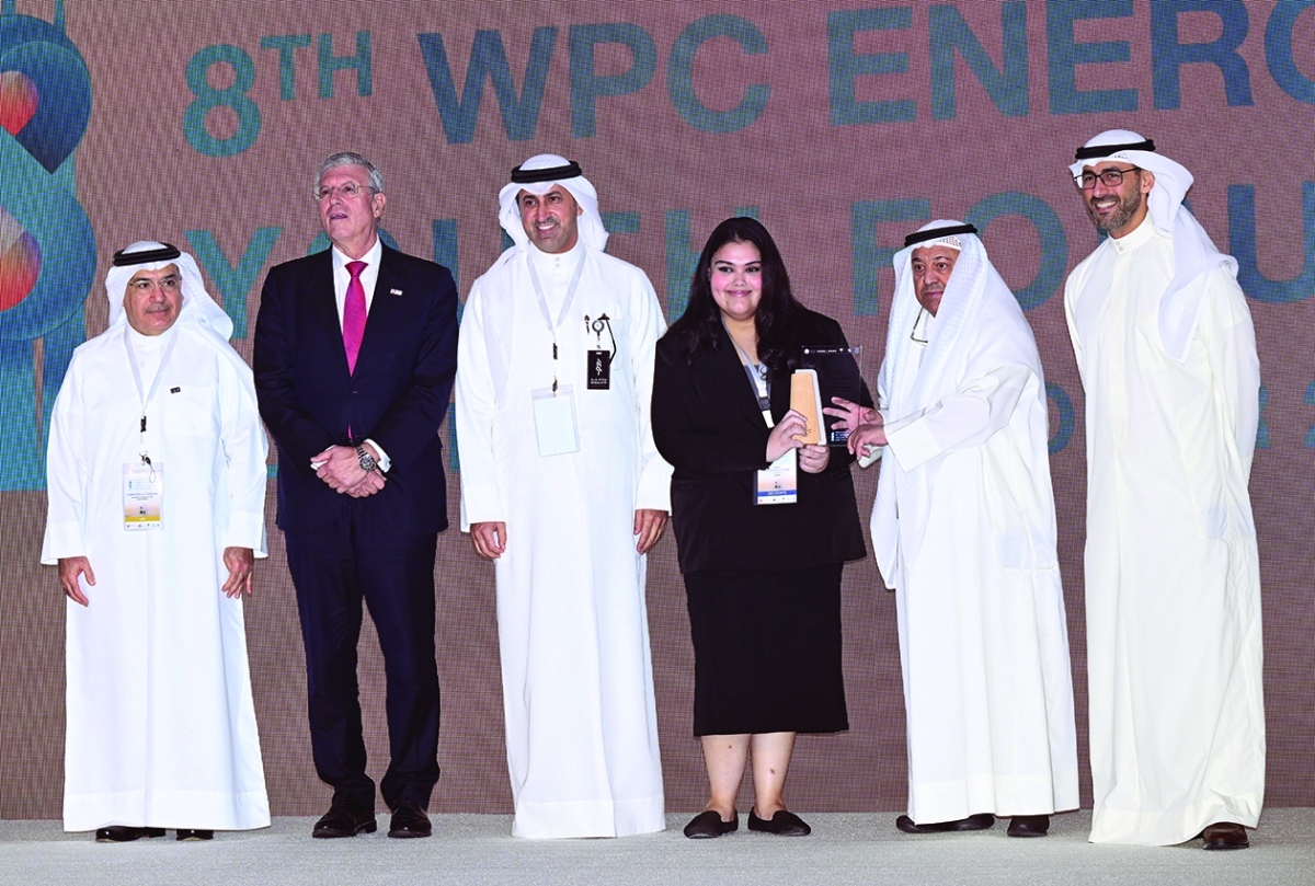 


الرومي والقيادات النفطية خلال المنتدى		 ( تصوير نايف العقلة) 