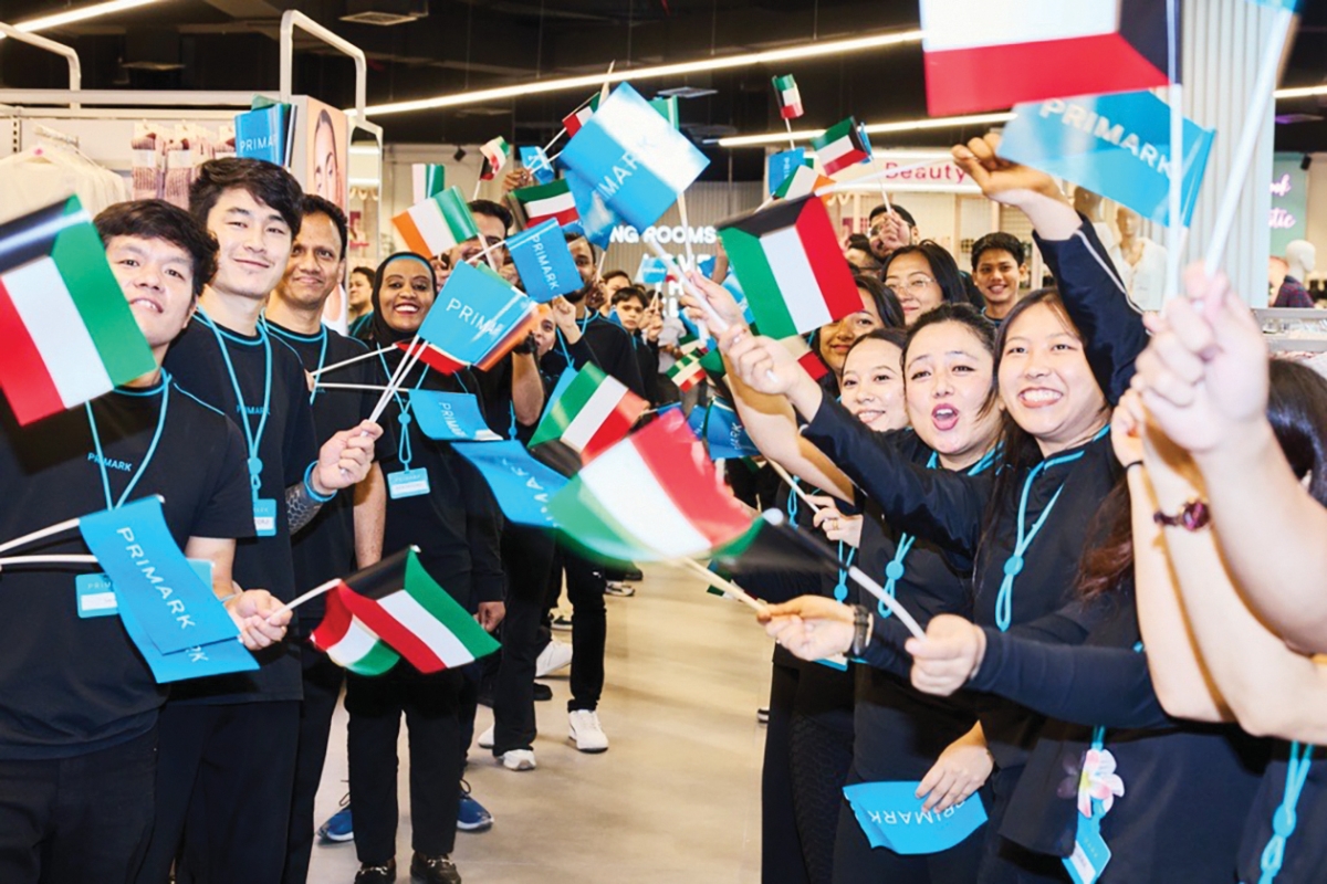 أجواء احتفالية من موظفي «برايمارك» 