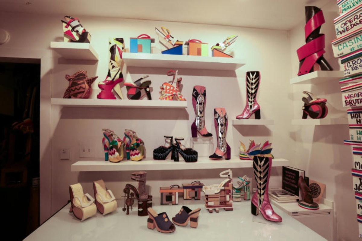 من أحذية نجوم هوليوود