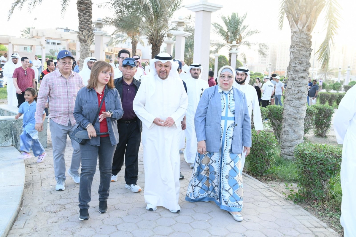 المحافظ وأميرة الحسن وسفيرة إندونيسيا والحضور خلال الفعالية