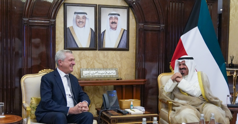 رئيس الوزراء بحث مع غراندي التعاون بين الكويت ومُفوّضية اللاجئين