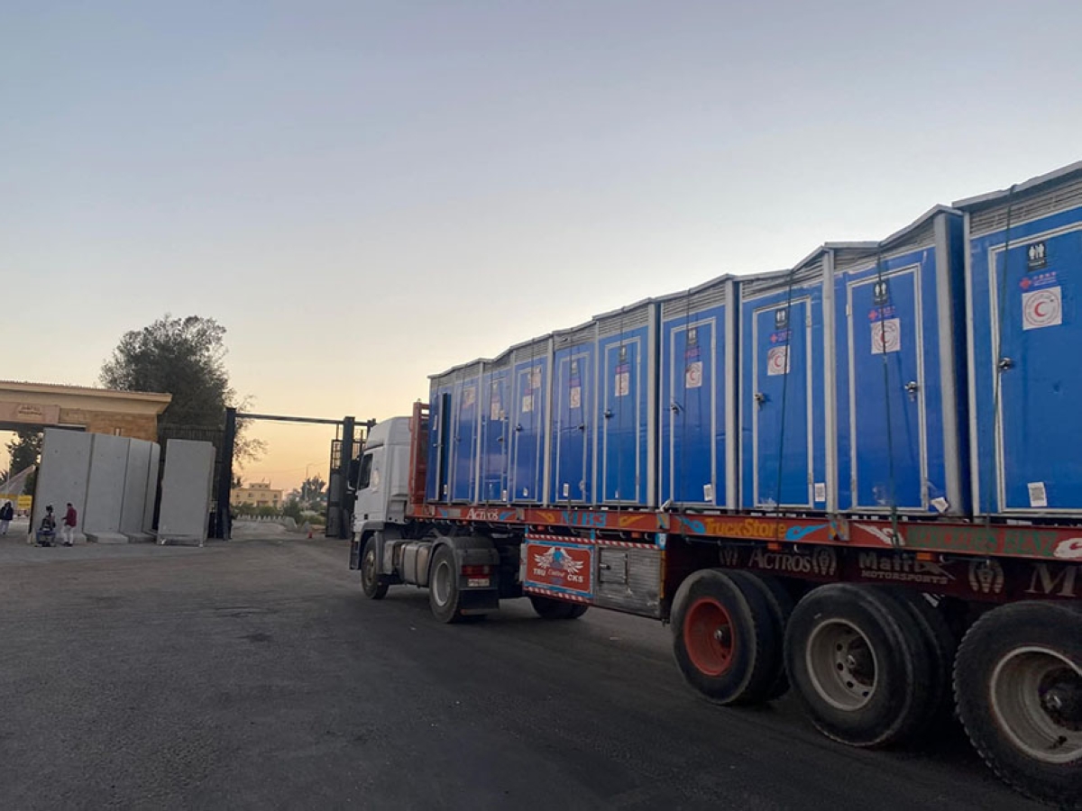 مُساعدات إنسانية إلى غزة