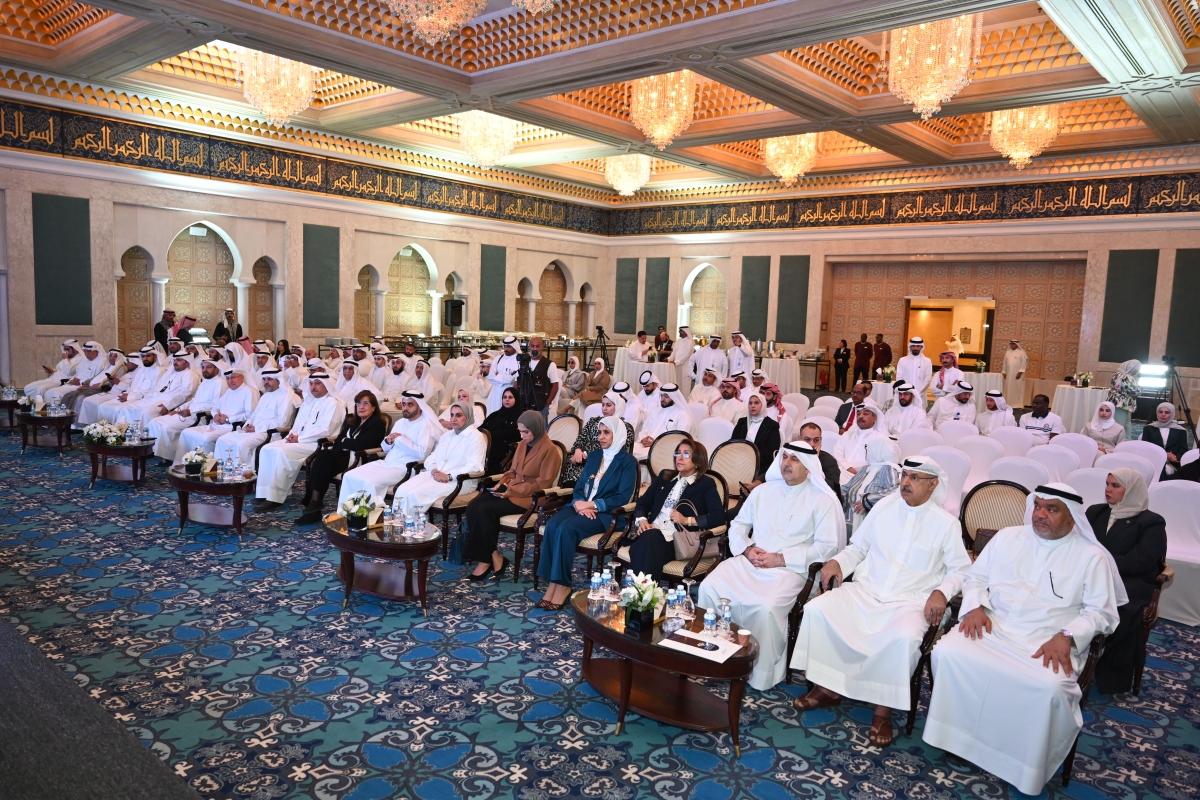  الحضور خلال الجلسة النقاشية 