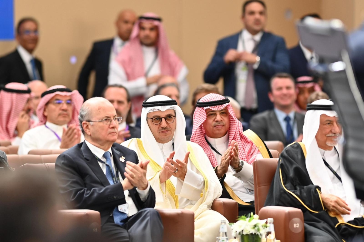 المخيزيم خلال مشاركته في المنتدى